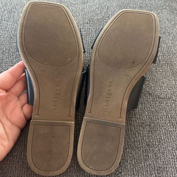Indigo Rd. Black Sandals Size 7 Simple Classic - Picture 7 of 7